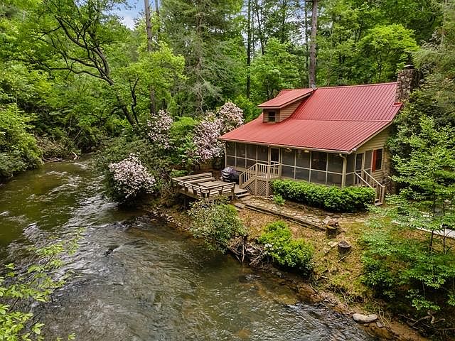 Check out the ceilings!! Overlooking the river in Georgia. $649,000.