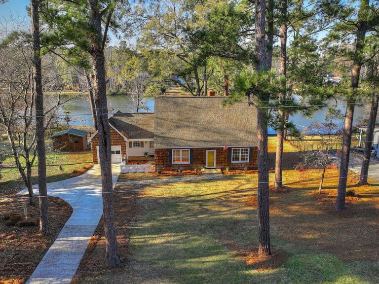 Check out the indoor grill!! Mid-century lakeside charm in Georgia. $359,000.