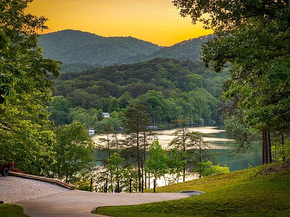 Check out the dock!! Nearly two lakefront acres in Tennessee. $565,000.