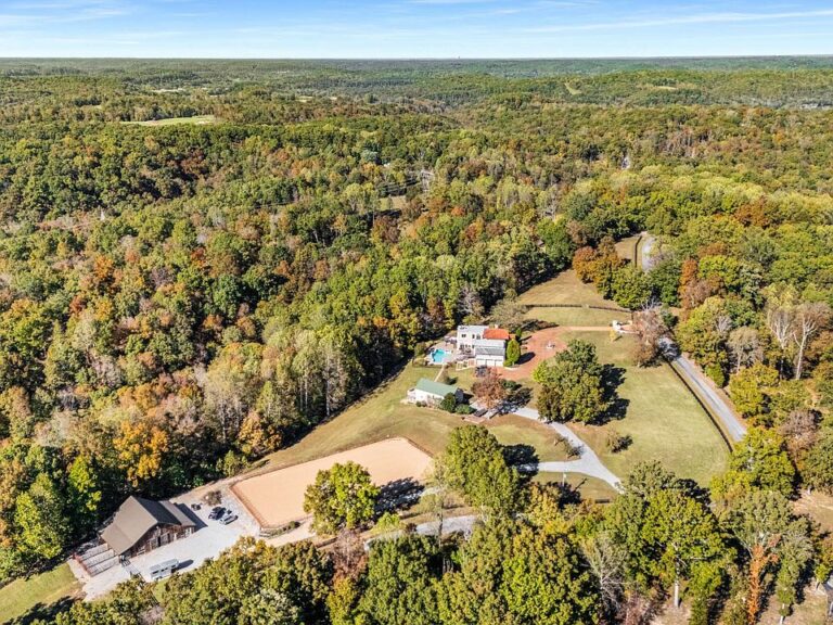 Stunning equestrian property! Custom home on 10 acres in TN. $3,900,000.