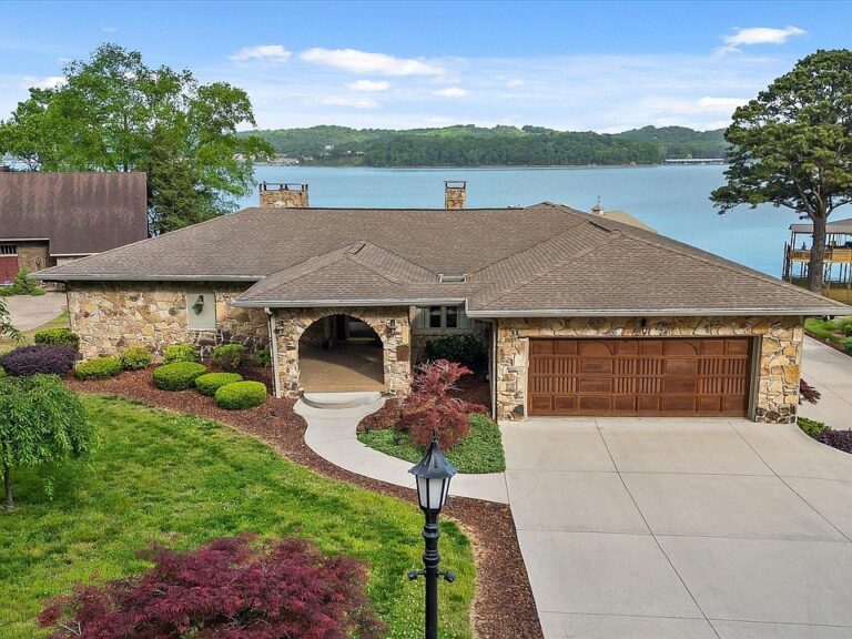 Ultimate Lakefront Luxury | Lived-In Waterfront Perfection in Chattanooga!