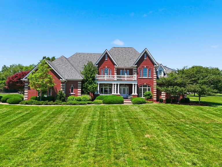 Ultimate Equine Luxury: Custom 17-Acre Estate Near Kentucky Horse Park for $2,690,000!