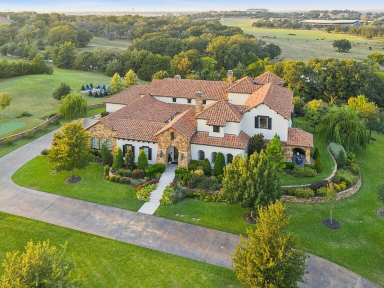 The Ultimate Texas Estate: 5 Beds, 7 Baths, and a Backyard Paradise