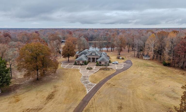 Check out the infinity pool!! 96 rolling acres with a private golf course in Mississippi. $2,899,000.