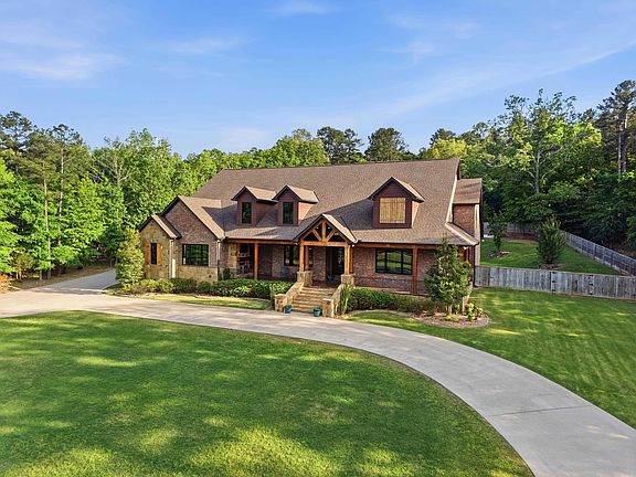 Refined Lodge-Style Luxury: A Custom 5-Acre Masterpiece in Little Rock