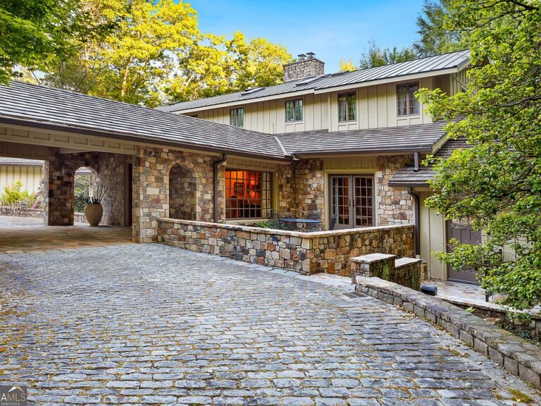 “The Perfect Corporate Retreat, Event Venue, or Luxury B&B Nestled in the Georgia Mountains”