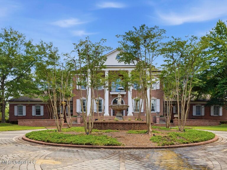 Check out the pool house!! Over three acres in Mississippi. $2,200,000.